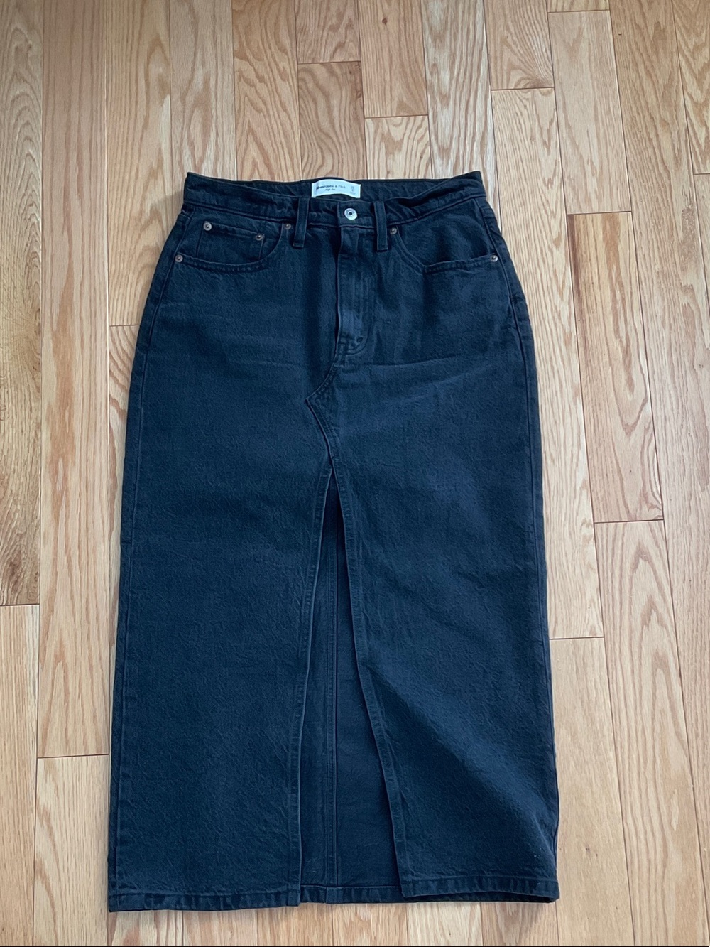 High-Waist Black Denim Midi Skirt with Front Slit - Abercrombie size 28
